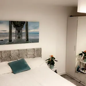 https://doug-manor.cardiffhotelswales.com