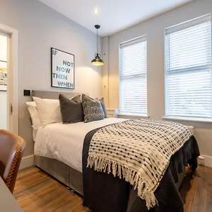 https://villa-harland-house.belfasthotelsireland.com